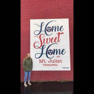 Meet your Posher, Julia